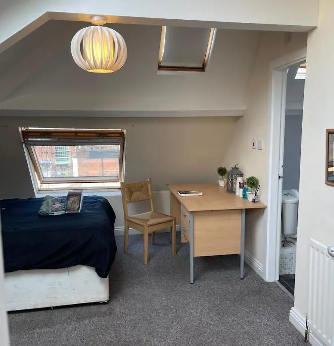 Cosy Room In City Centre-1
