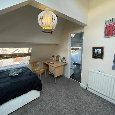 Cosy Room In City Centre-3